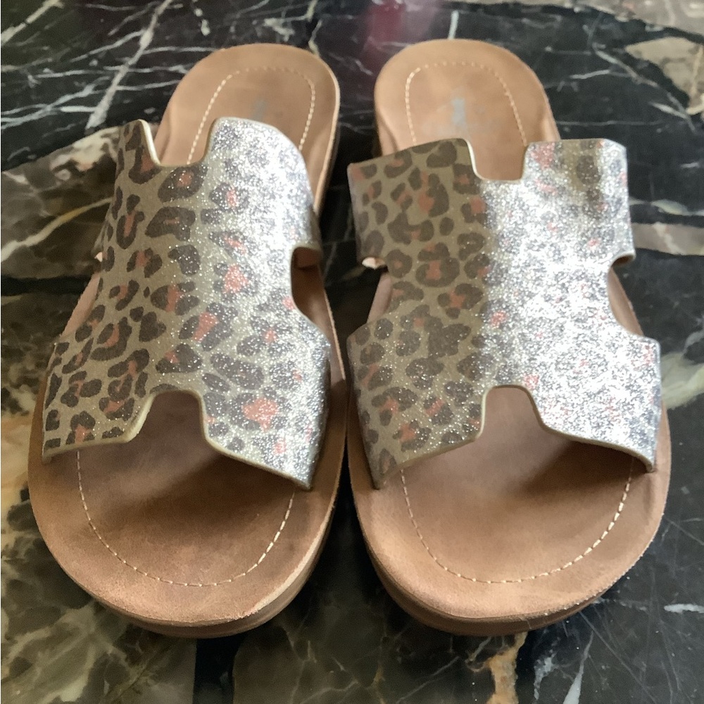 Corkys bogalusa metallic shimmer leopard print flats size 8